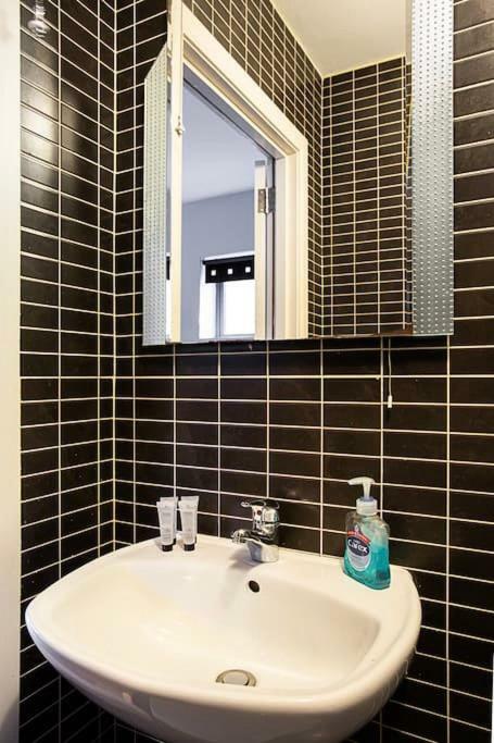 Spacious Belfast City Centre Duplex Apartment Eksteriør bilde